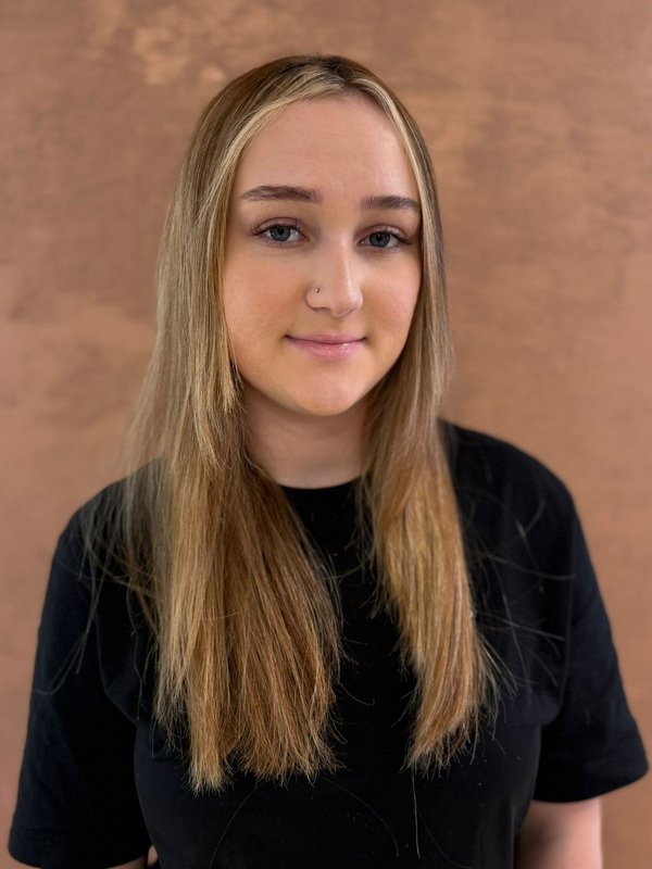 Emma — Lernende Hair Fashion Tschaggelar